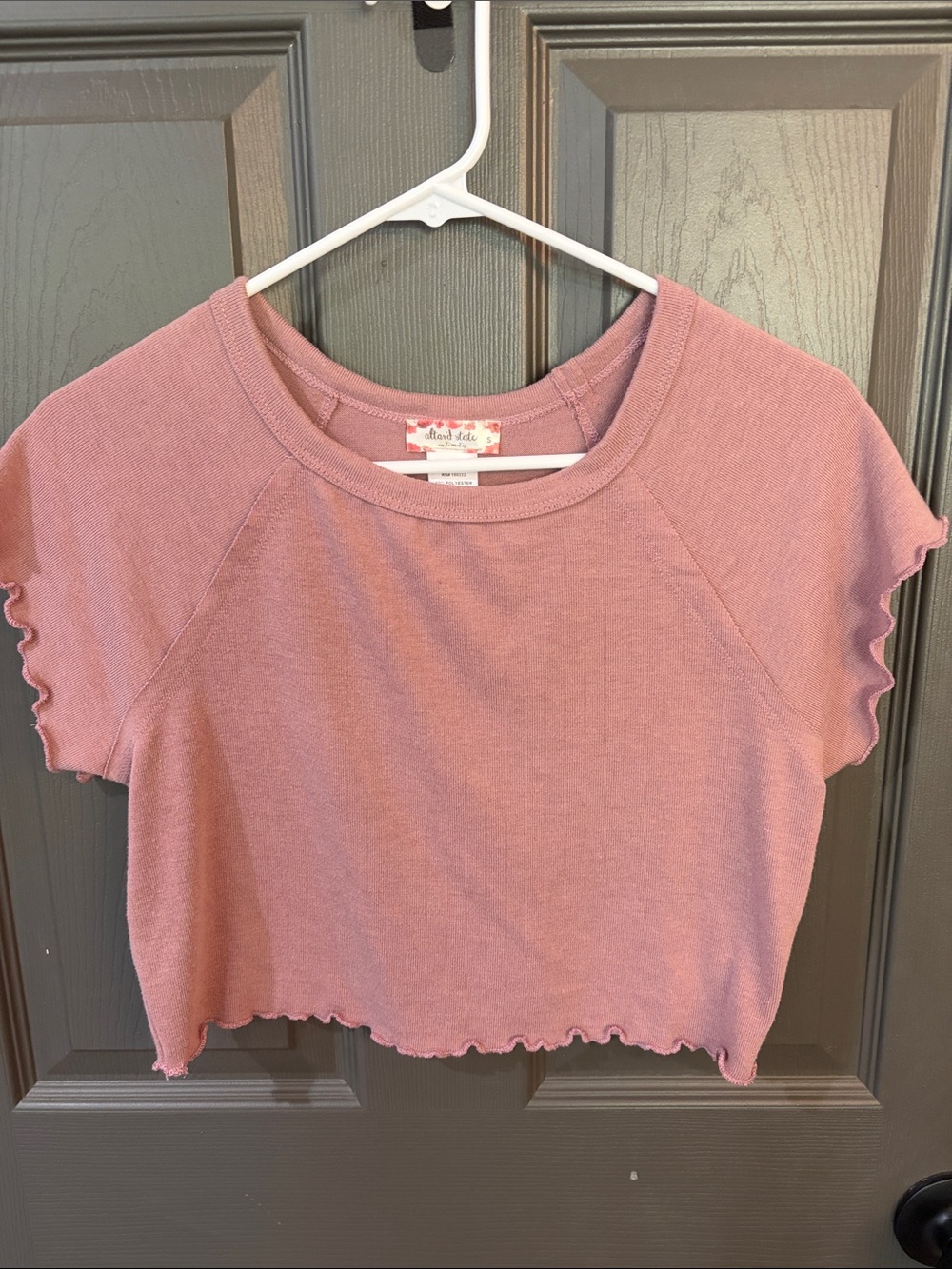 Mudd Dusty Pink Lettuce-Edge Crop Top